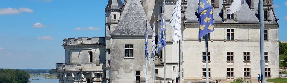 Photo 1 Private Three Loire Valley Castles by Minivan from Paris with Tickets & Wine Tasting
