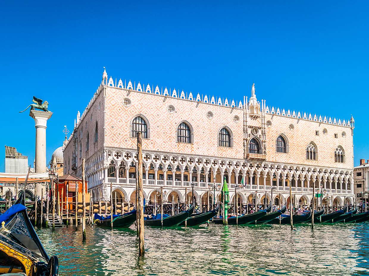 Sightseeing Walking Tour of Venice, Italy