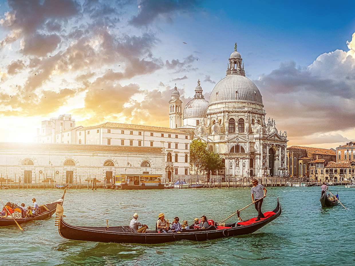 Klassische Gondelfahrt in Italien, Venedig
, photo 3