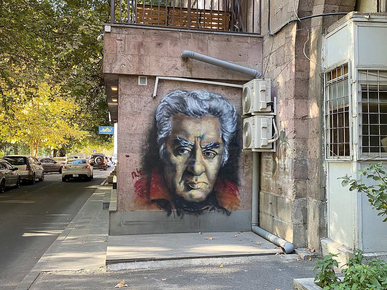 Индивидуальный тур: Самые знаковые звёзды Ереванского Street Art, photo 4