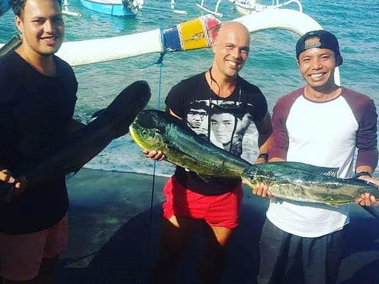 Vela y pesca Candi Dasa