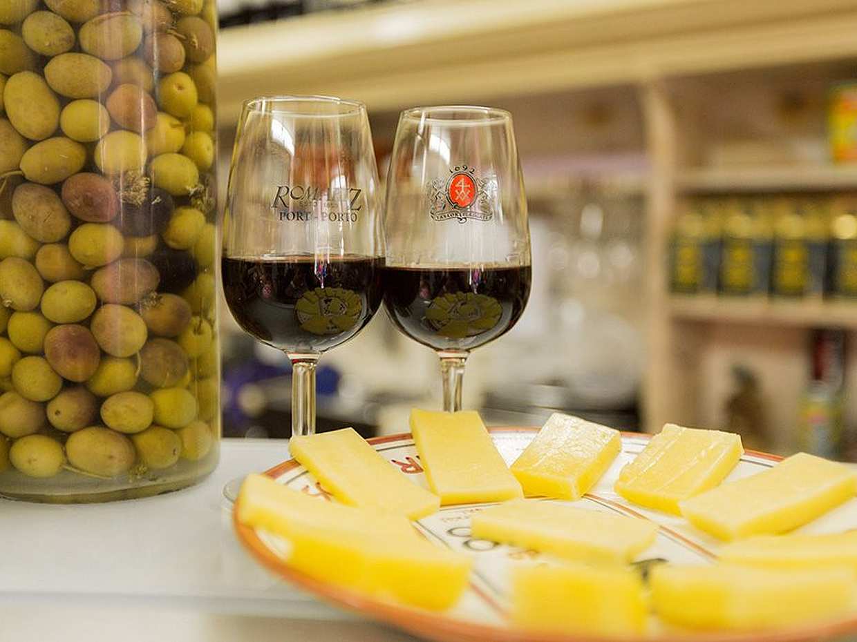 Lisbon Food and Wine Walking Tour, photo 4