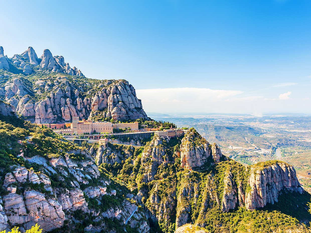 Visita guidata di un giorno alla cantina Jean Leon, Montserrat e Sitges da Barcellona, photo 4