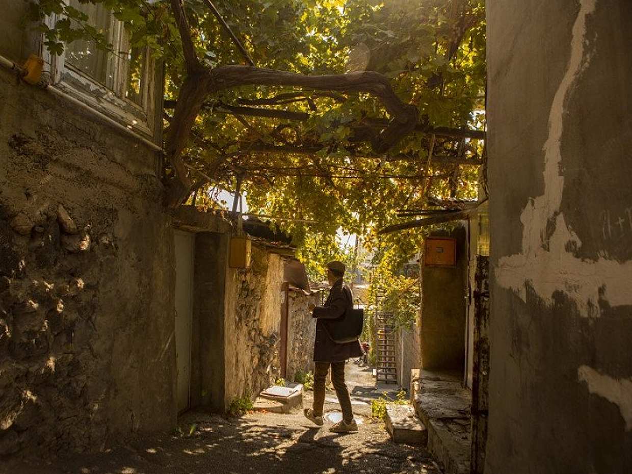 Yerevan'ın antik Kond bölgesindeki Yerel Sakinlerin Evine Ziyaret