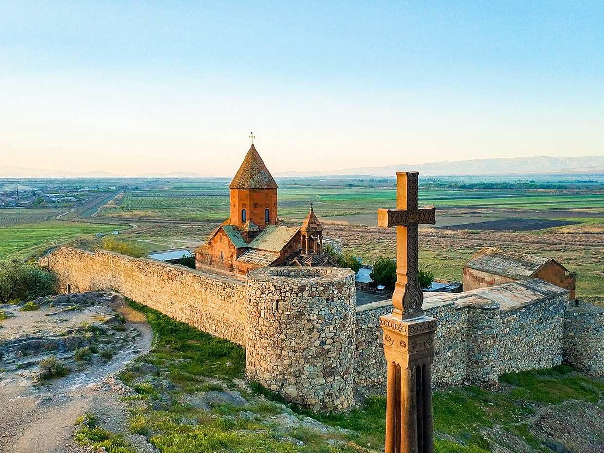 Khor Virap, Areni-1 (Birds’ Cave), Noravank and Hin Areni Wine Factory Tour in Yerevan, Armenia, photo 5