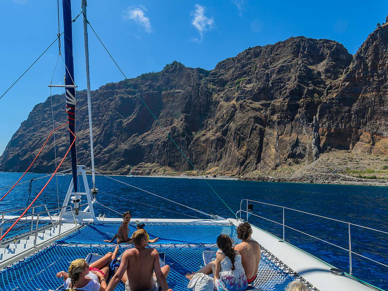 Excursión de medio día en catamarán desde Funchal en Madeira, Portugal