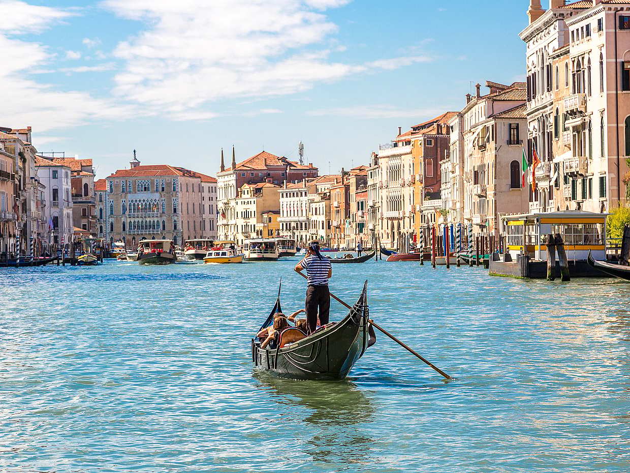 Klassische Gondelfahrt in Italien, Venedig
, photo 2