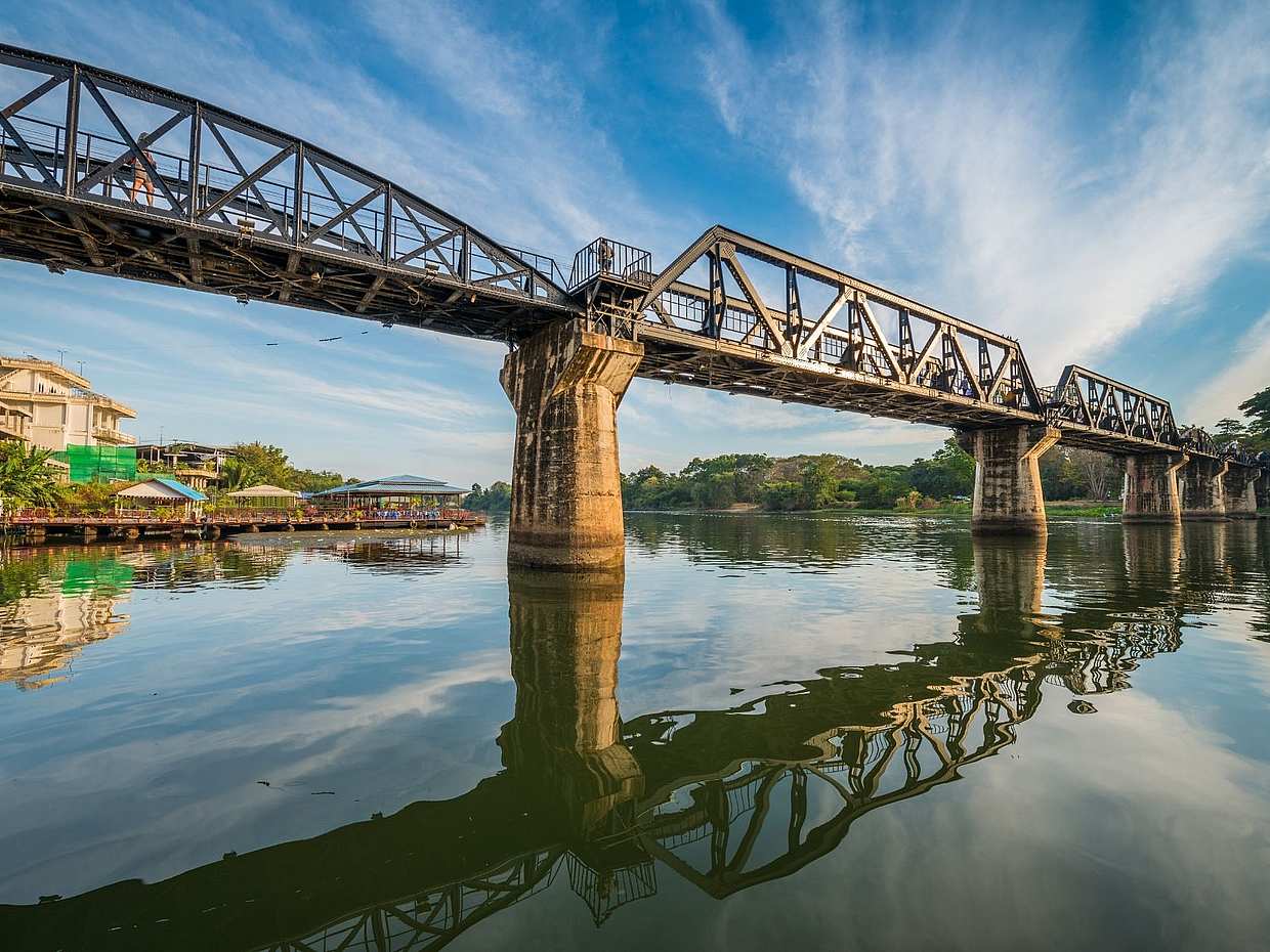 Bangkok - Kanchanaburi: Bridge over Kwai River with Train and Lunch, photo 2