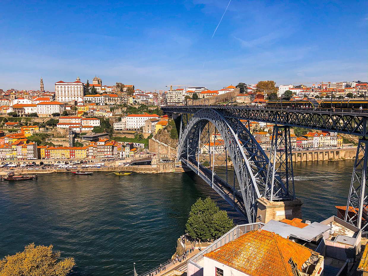 Visita a la ciudad de Oporto con crucero por el río y visita a bodegas de vino