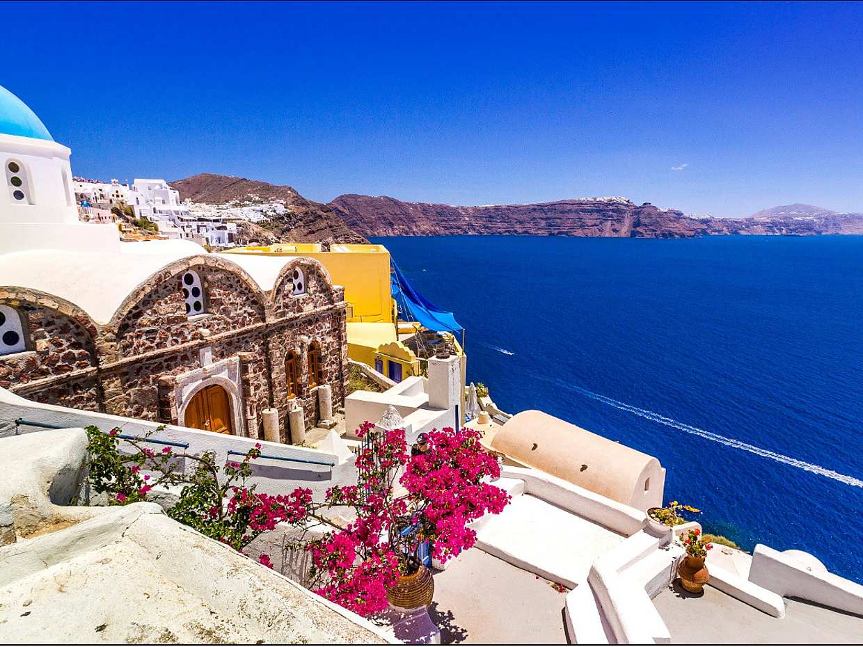 Visit the Santorini Island from Crete