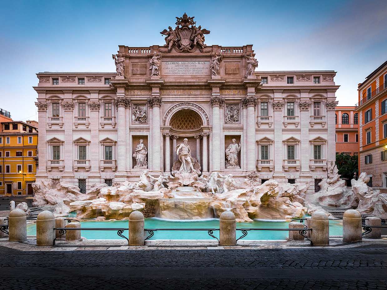 Classical Rome Open Bus and Guided Walking Tour