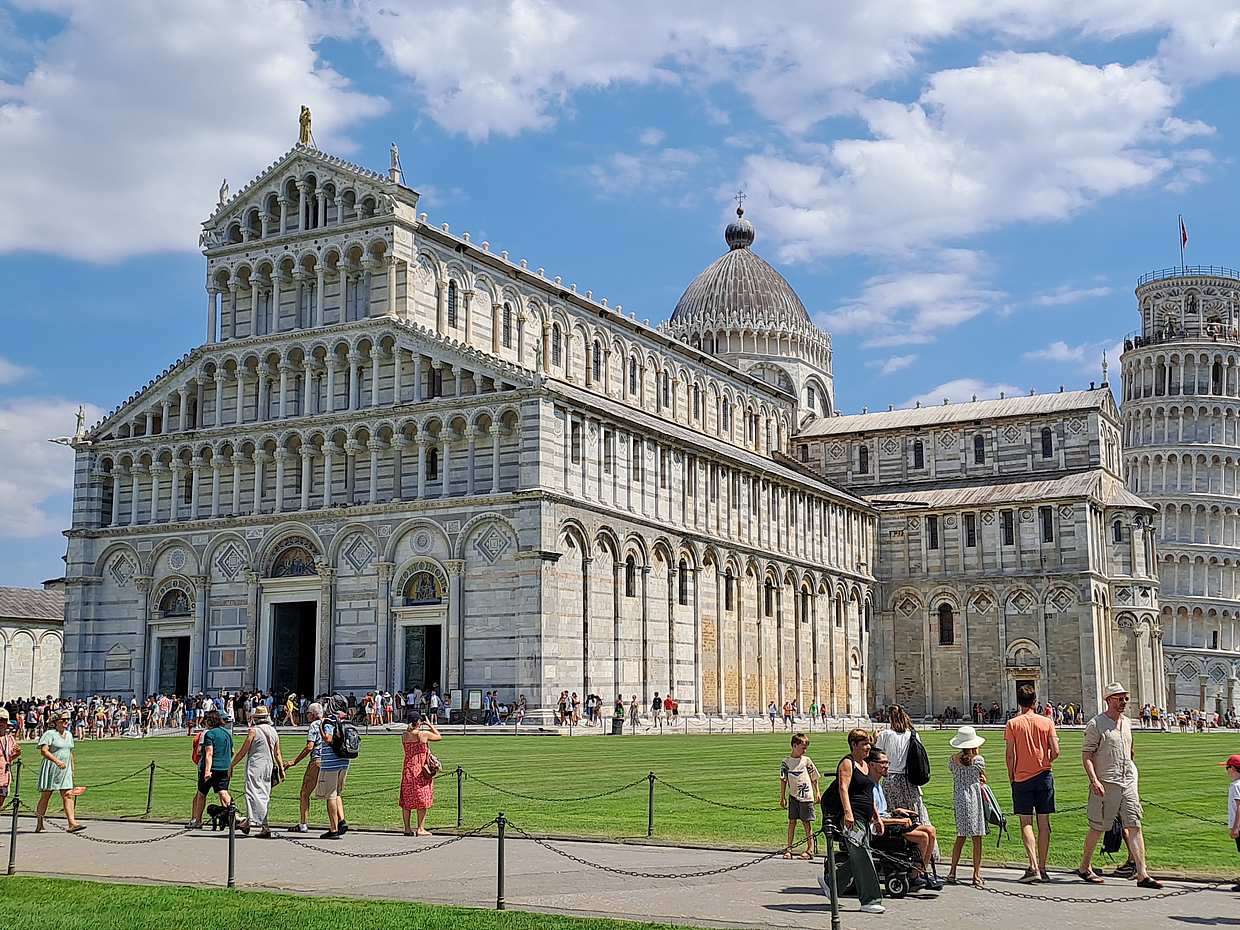 Visita al Campo de los Milagros y subida a la Torre Inclinada de Pisa, Italia, photo 2