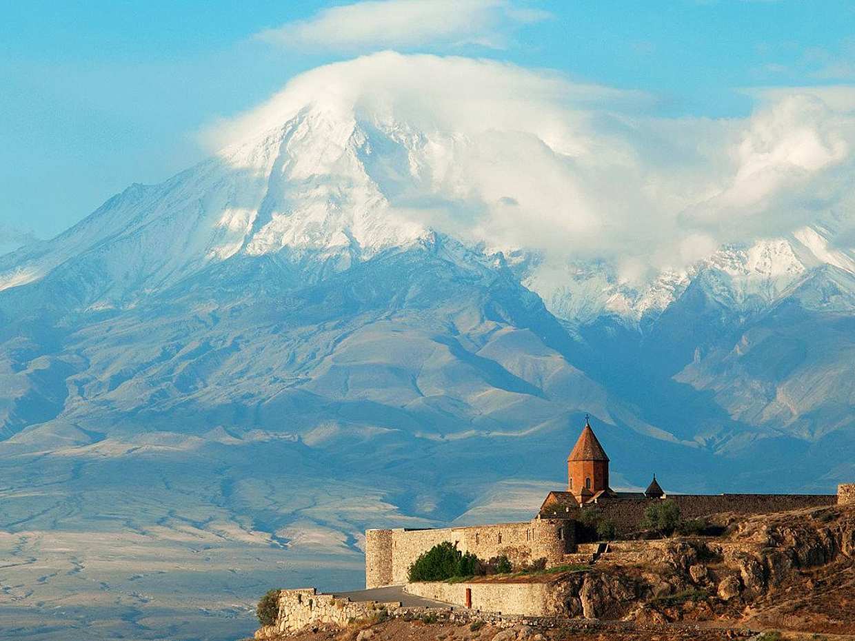 Khor Virap, Areni-1 (Birds’ Cave), Noravank and Hin Areni Wine Factory Tour in Yerevan, Armenia, photo 2