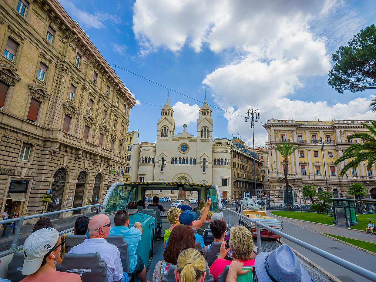 Classical Rome Open Bus and Guided Walking Tour, photo 2