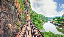 Foto 3 Bangkok - Kanchanaburi: Brücke über den Kwai-Fluss mit Zug und Mittagessen