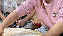 Foto 3 Privater Ausflug zur Megerian-Teppichfabrik mit Lavasch-Backworkshop