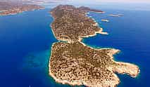 Foto 3 Die versunkene Insel Kekova, die antike Stadt und die Kirche von St. Nicholas von Alanya aus