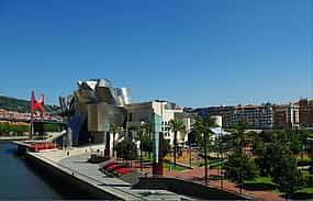 Photo 1 Visita privada al Museo Guggenheim Bilbao