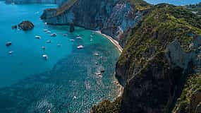 Foto 1 Tour dell'isola di Ponza di un'intera giornata con escursione in barca