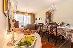 รูปภาพ 1 Dinner at a Local Home