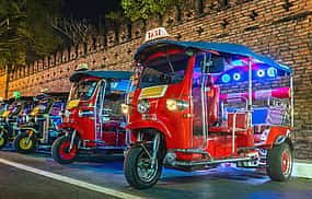 Foto 1 Excursión en Tuk-tuk por los templos y el mercado nocturno de Chiang Mai