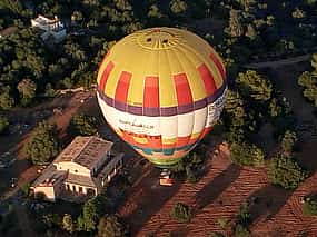 Photo 1 Klassische Heißluftballonfahrt am Morgen