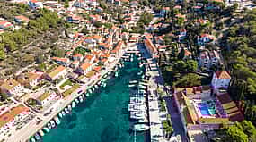 照片 1 Tour en yacht privé des trois îles - lagon bleu, île de Solta, Trogir