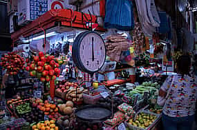 Foto 1 Paseo Nocturno por San José: Clase de Cultura y Cena Gourmet con Vinos y Cócteles