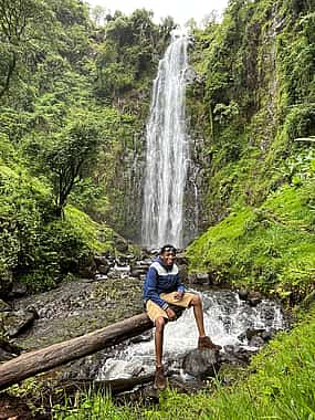 Foto 1 Excursión de un día a las cataratas de Materuni y las aguas termales de Kikuletwa