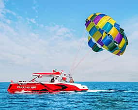 Foto 1 Erleben Sie die aufregende Dubai Parasailing Tour