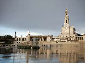 Foto 1 Visita histórica de Fátima