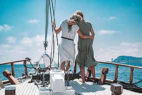 Foto 1 Big Luxury Sailboat Private Trip