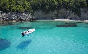 Foto 1 Excursión de un día en barco por la Laguna Azul de Corfú a Sivota