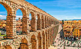 Foto 1 Excursión de un día a Ávila con Acceso a las Murallas y Segovia