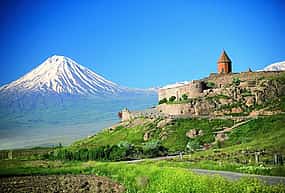 Photo 1 Monastère de Khor Virap, point de vue sur le réservoir d'Azat, temple de Garni, monastère de Geghard, cours de maître en boulangerie Lavash