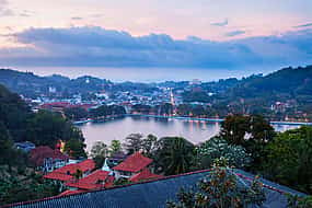 Foto 1 Highlights und versteckte Juwelen von Kandy Walking Tour