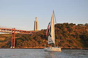 Φωτογραφία 1 Sunset Sailing Tour in Lisbon