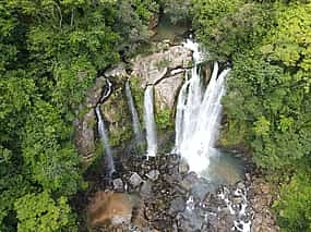 Foto 1 Wandern am Nauyaca-Wasserfall und Surfunterricht