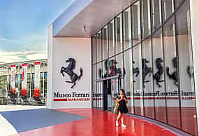 Foto 1 Eintrittskarte für das Ferrari-Museum