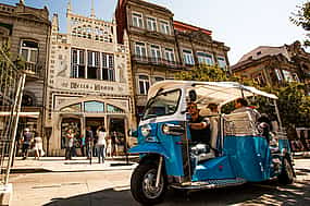 Foto 1 Visita privada de medio día a Oporto con paseo en Tuk-tuk y almuerzo