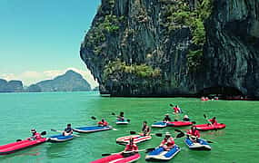 Foto 1 Phuket: 5 en 1 Isla de James Bond con piragüismo en la bahía de Phang Nga en Big Boat