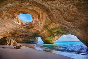 Foto 1 Excursión en lancha rápida a las cuevas marinas de Benagil desde Lagos