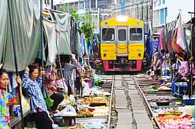 Foto 1 Private Experience from Bangkok. Floating and Railway Market, Coconut and Salt Farm