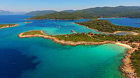 Foto 1 Excursión en barco a la isla de Cleopatra con almuerzo desde Marmaris