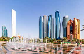 Photo 1 Tour della città di Abu Dhabi da Dubai con visita al Museo del Louvre