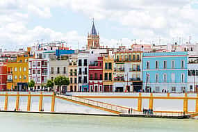 Foto 1 Paseo por Triana en grupo reducido con crucero por el río