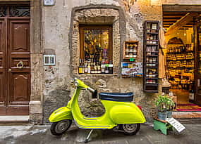 Foto 1 Florence Full-day Vespa 300 GTS Rental
