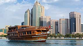 Фото 1 Romantische Dhow-Kreuzfahrt mit Abendessen in Abu Dhabi