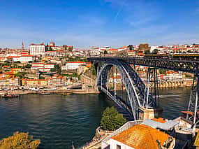 Foto 1 Stadtrundfahrt durch Porto mit Flussfahrt und Besuch der Weinkeller