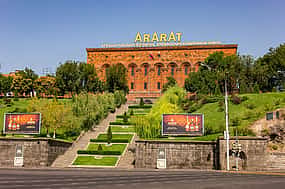 صورة 1 Ausflug zur Cognacfabrik Ararat (Standardpaket)